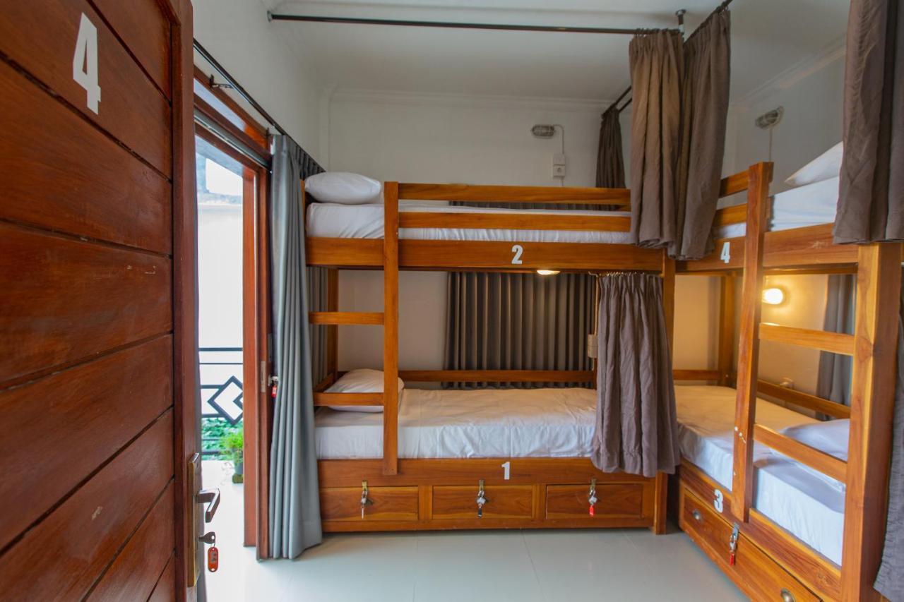 Zentiga Surf Hostel Canggu  Exterior photo