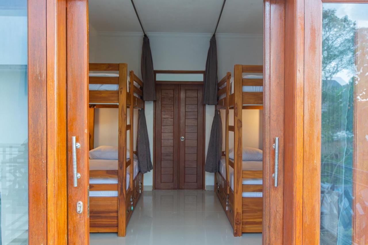 Zentiga Surf Hostel Canggu  Exterior photo