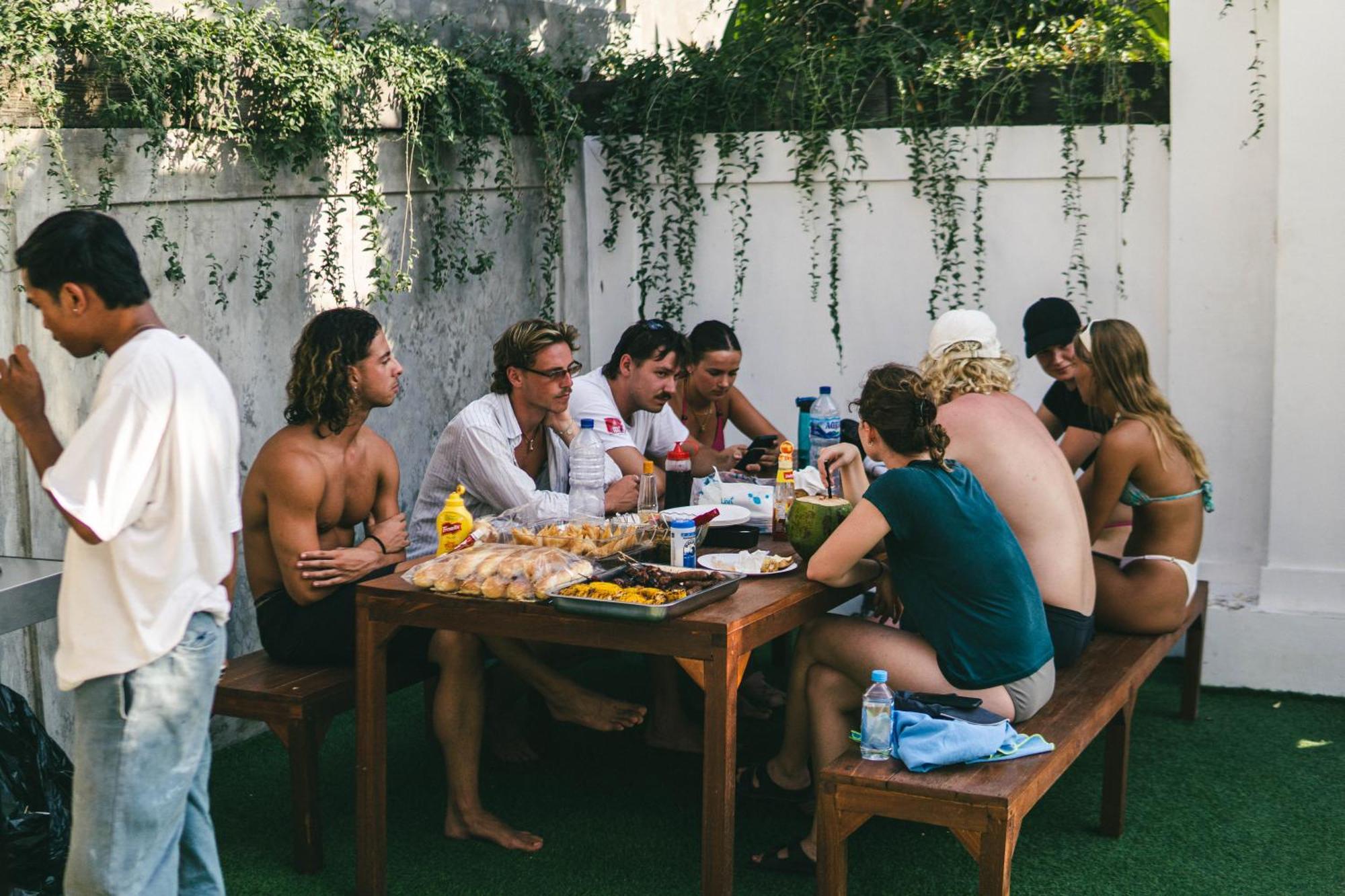 Zentiga Surf Hostel Canggu  Exterior photo