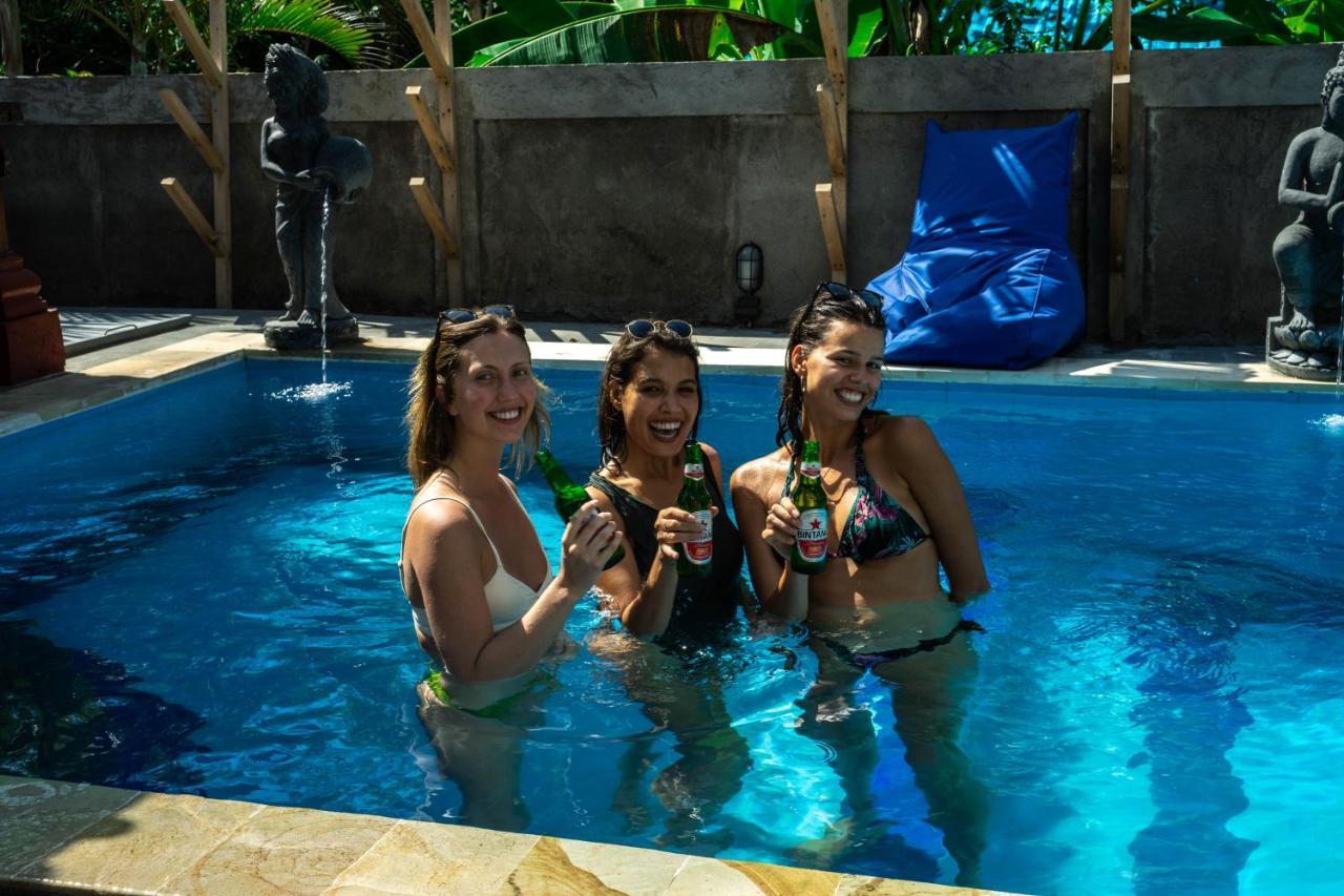 Zentiga Surf Hostel Canggu  Exterior photo